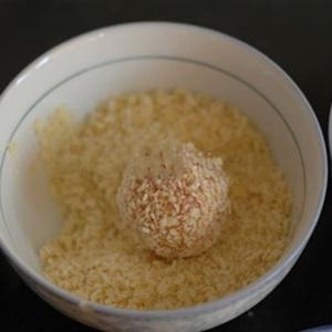 Cách làm thịt bọc trứng cút chiên xù