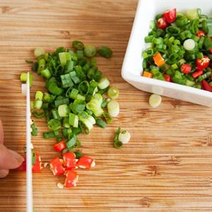 Cách làm thịt chân giò kho củ cải