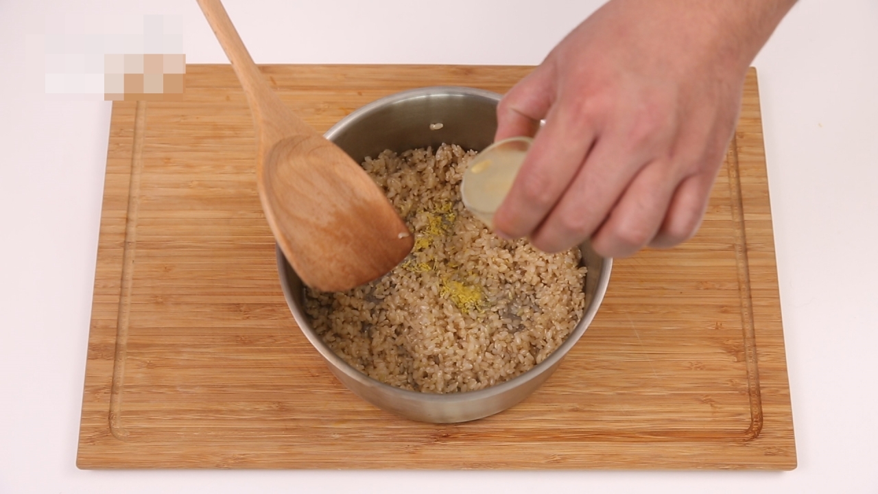 Thịt chân giò ngâm mắm đậm đà, ngon khó cưỡng lại bảo quản được cực lâu