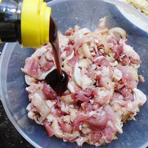 Cách làm thịt chân giò xào lăn