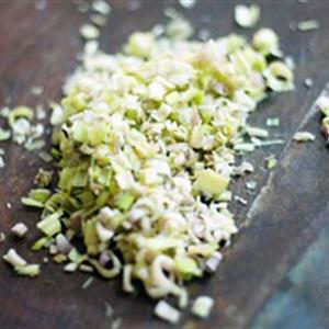 Cách làm thịt chiên sả đậm đà thơm phức