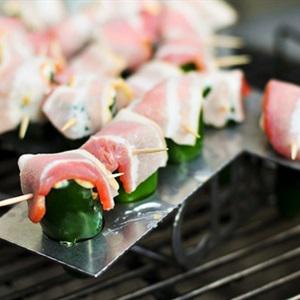 Cách làm thịt cuộn ớt chuông nướng