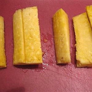 Cách làm thịt cuộn thơm nướng