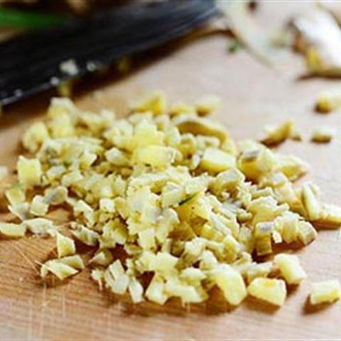 Cách làm thịt cuộn tôm và thơm nướng