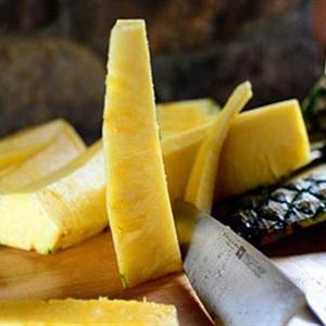 Cách làm thịt cuộn tôm và thơm nướng