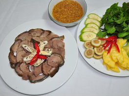 Thịt dê hấp sả