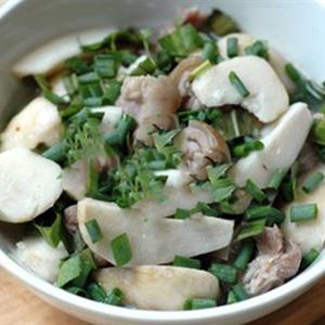 Cách làm thịt dê nấu khoai sọ