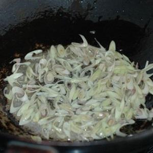 Cách làm thịt dê xào sả ớt