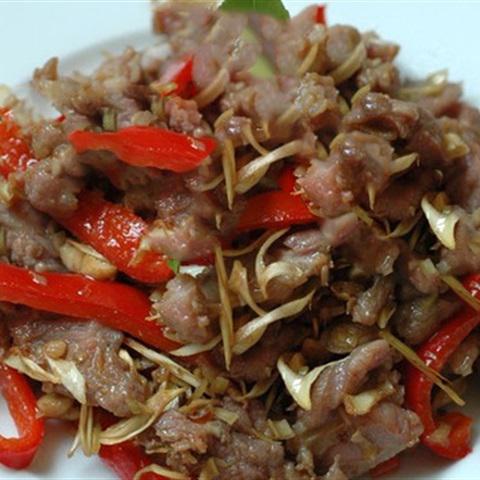 Cách làm thịt dê xào sả ớt