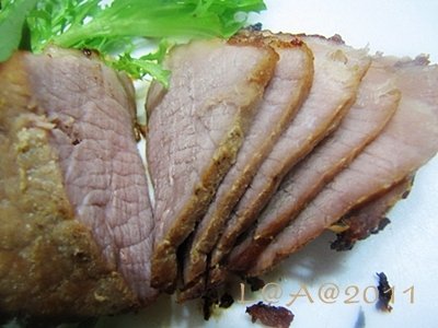 Thịt đùi heo nướng sốt bơ chanh