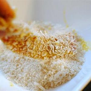 Cách làm thịt gà chiên dừa