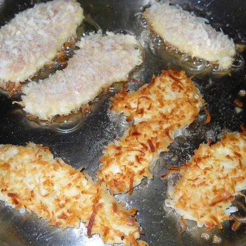 Cách làm thịt gà chiên dừa