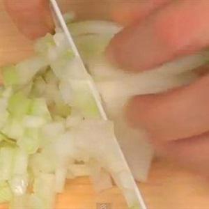 Cách làm thịt gà cuộn bông cải