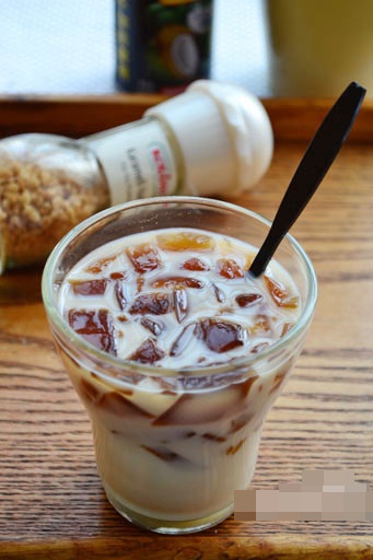 Thịt gà cuộn cơm sáng tạo cho bữa cơm gia đình ấm cúng