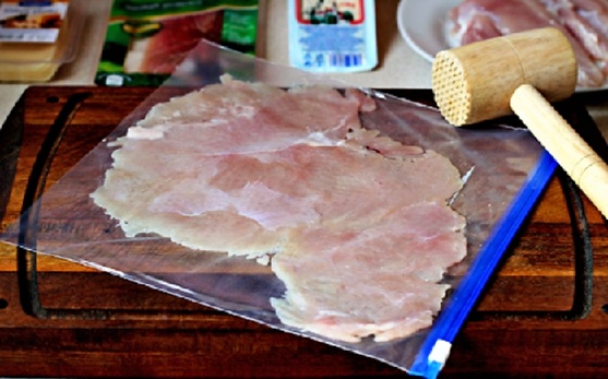 Thịt gà cuộn phô mai đầy hấp dẫn và lôi cuốn