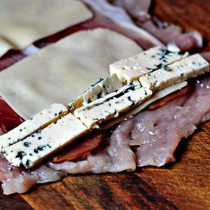 Cách làm thịt gà cuộn phô mai