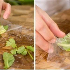 Cách làm thịt gà cuộn rau củ