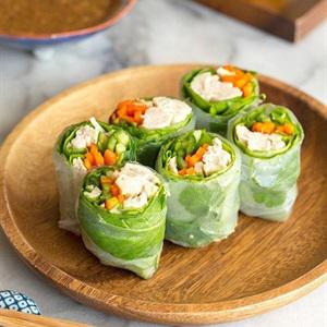Cách làm thịt gà cuộn rau củ