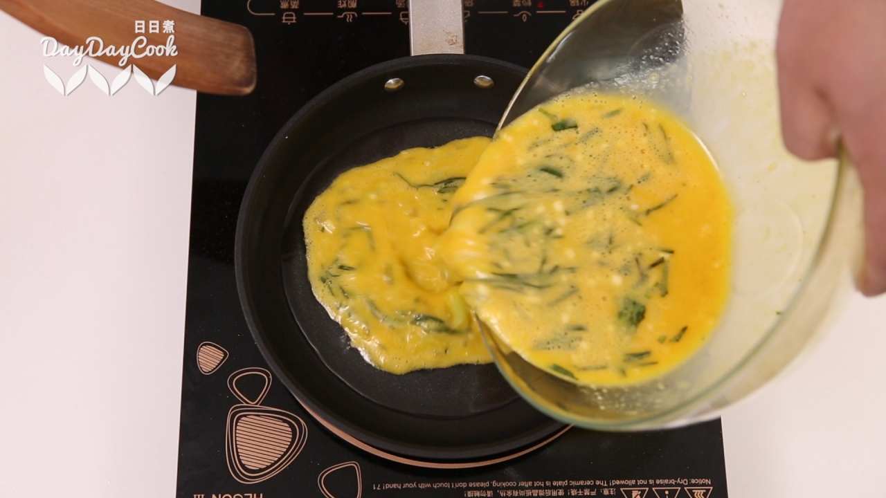 Thịt gà hầm hạt dẻ bùi thơm, hấp dẫn