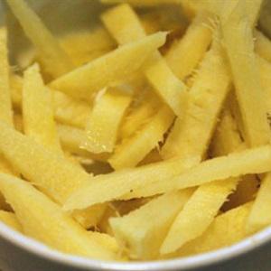 Cách làm thịt gà hầm hạt sen