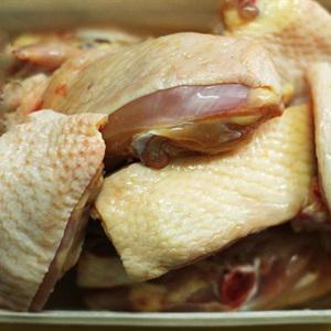 Cách làm thịt gà hấp muối