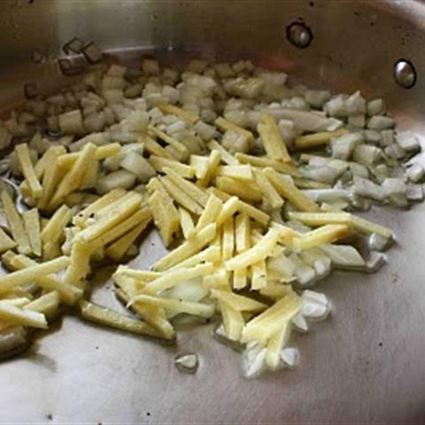 Cách làm thịt gà kho gừng