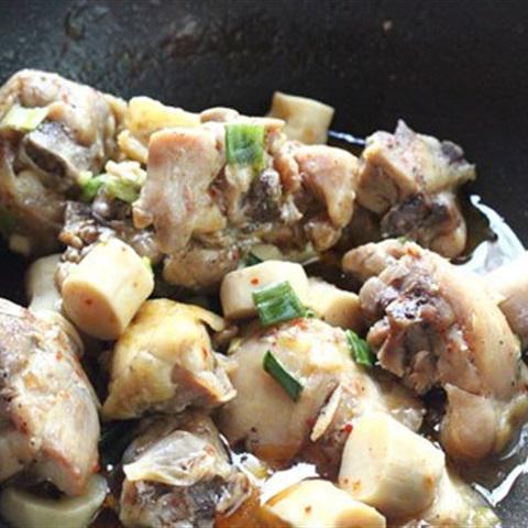 Cách làm thịt gà kho măng