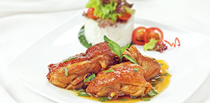 Thịt gà kho rau răm