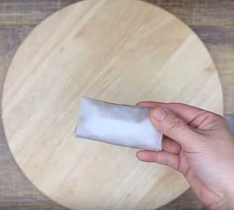 Thịt gà lá chanh xưa rồi, bây giờ phải làm gà rang lá lốt mới đúng điệu