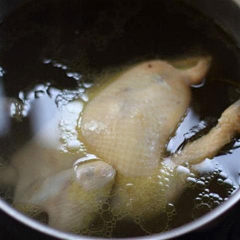 Cách làm thịt gà luộc