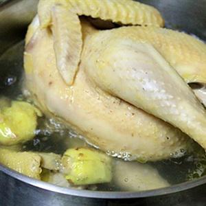 Cách làm thịt gà luộc