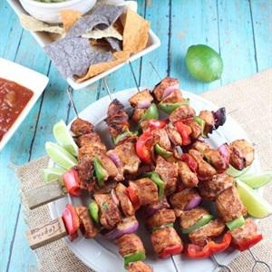 Cách làm thịt gà nướng xiên sốt chanh