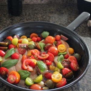 Cách làm thịt gà om cà chua