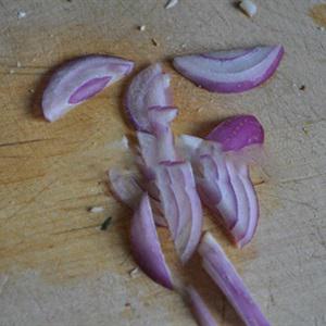 Cách làm thịt gà rang lá lốt