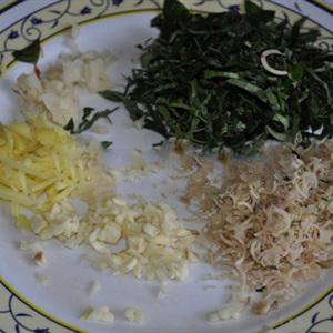 Cách làm thịt gà rang lá lốt