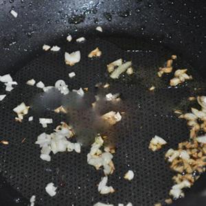 Cách làm thịt gà rang lá lốt