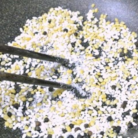 Cách làm thịt gà rang muối