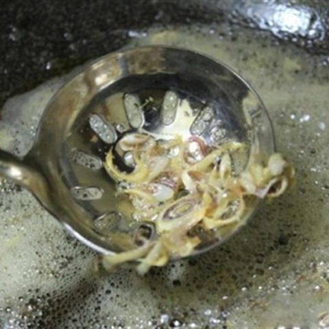 Cách làm thịt gà rang muối