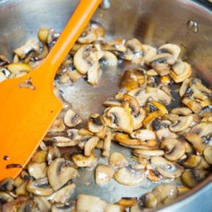 Cách làm thịt gà sốt nấm