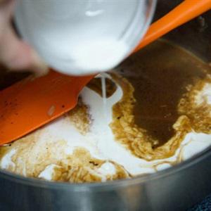 Cách làm thịt gà sốt nấm