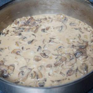 Cách làm thịt gà sốt nấm