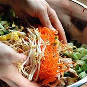 Cách làm thịt gà trộn chua ngọt