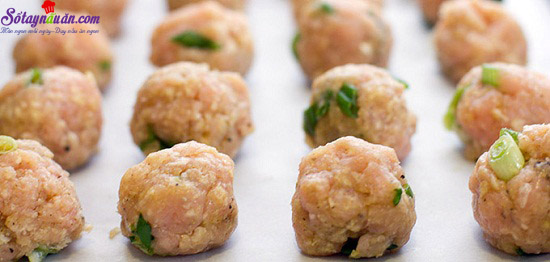 Thịt gà viên hầm sốt trâu – bạn thử chưa?