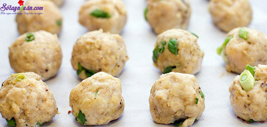 Thịt gà viên hầm sốt trâu – bạn thử chưa?