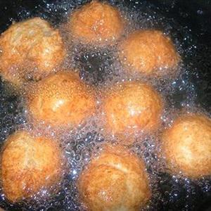 Cách làm thịt gà viên sốt chua ngọt