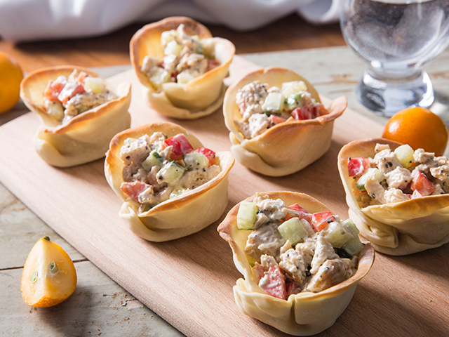 Thịt gà xào củ hoa ly và mướp độc đáo, thơm ngon