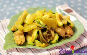 Thịt gà xào dưa chua ngon cơm