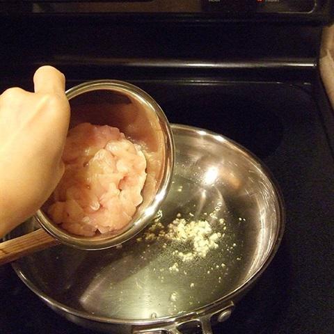 Cách làm thịt gà xào gừng