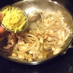 Cách làm thịt gà xào gừng