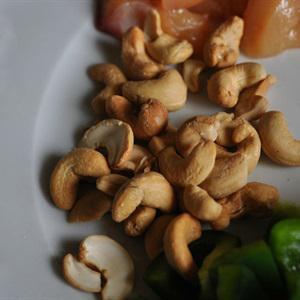 Cách làm thịt gà xào hạt điều